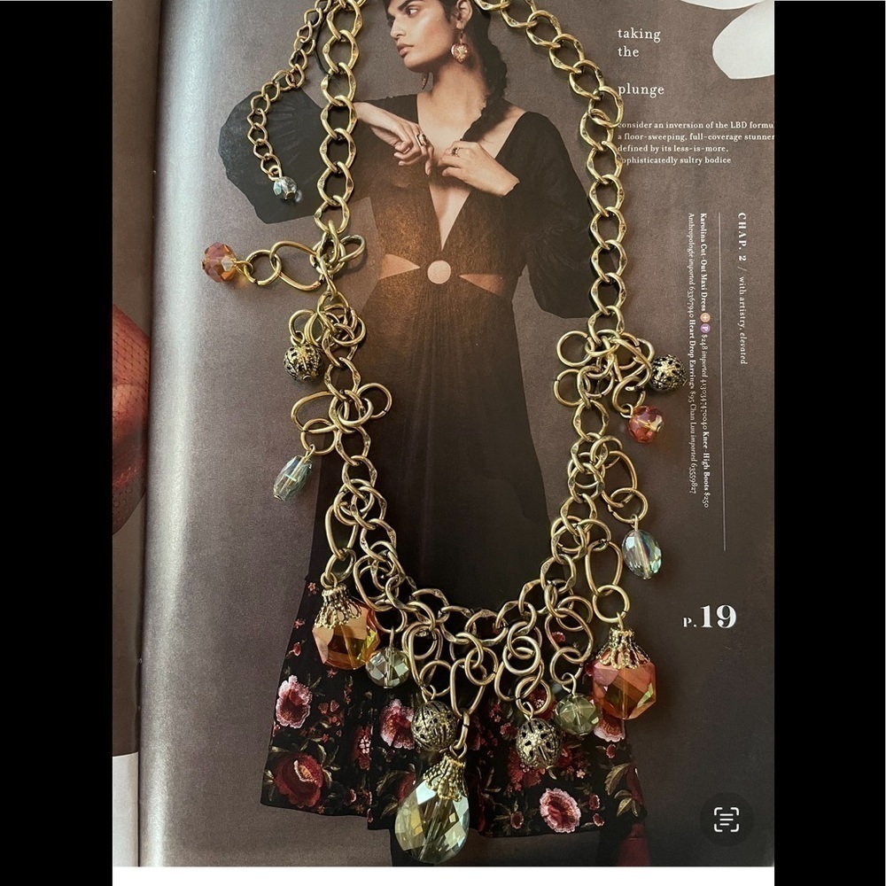 Statement necklace
